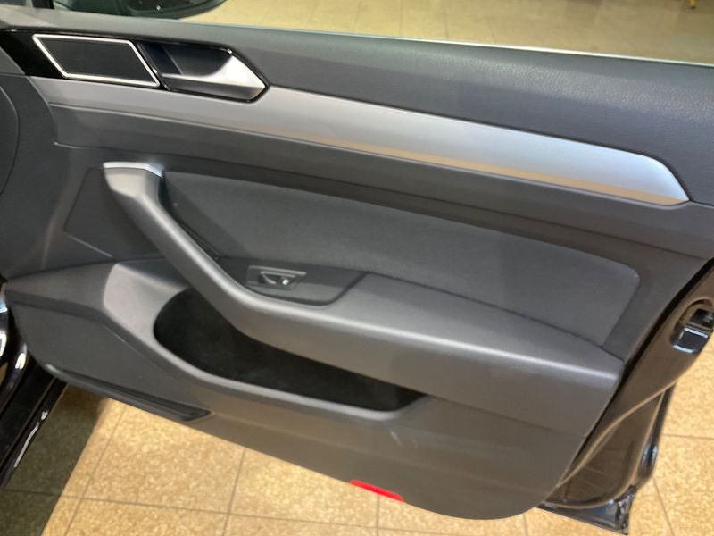 Volkswagen Passat 1.6 TDI Comfortline BlueMotion Tech 2015 – снимка на щета 33
