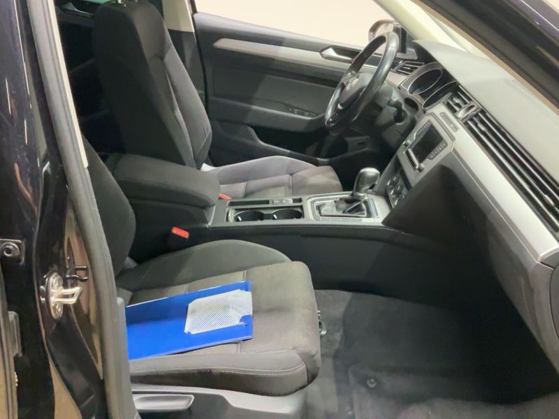 Volkswagen Passat 1.6 TDI Comfortline BlueMotion Tech 2015 – снимка 17