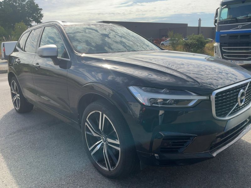 Volvo XC60 2.0 T8 Plug-in Hybrid Inscription Luxe AWD 2018 – снимка 12