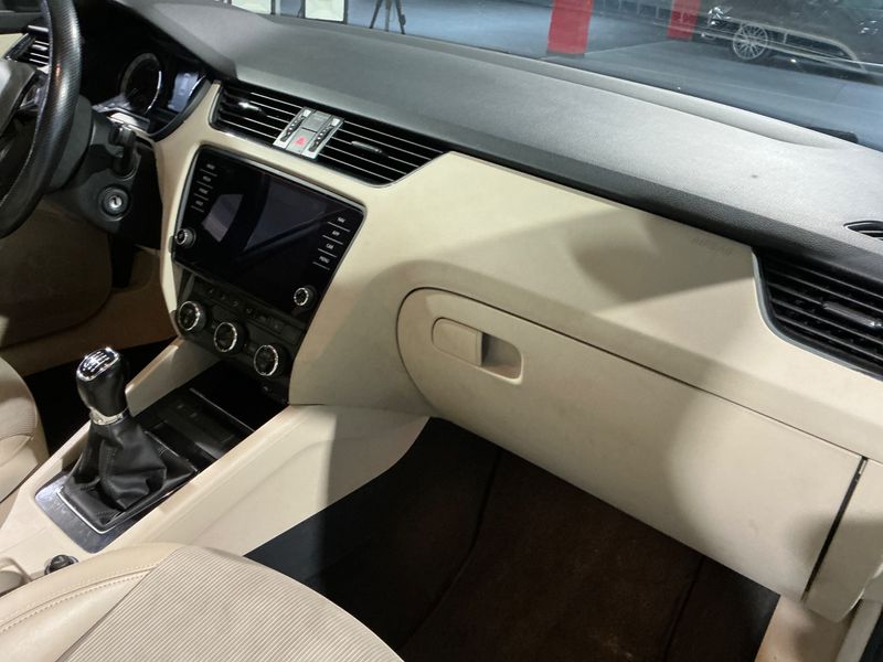 Skoda Octavia 2.0 TDI Style 2017 – снимка 27