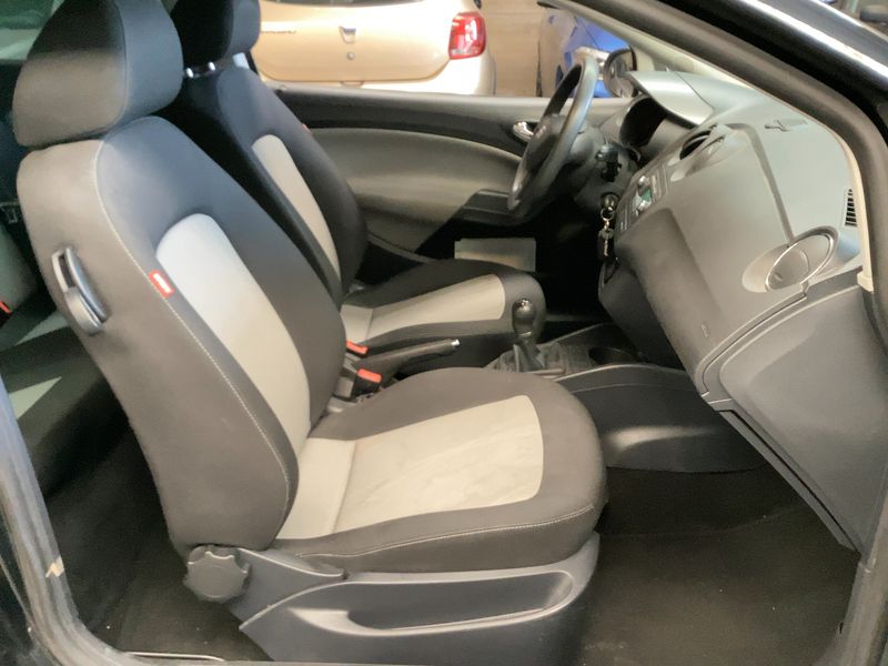 Seat Ibiza 1.6 TDI Stylance / Style 2014 – снимка 16