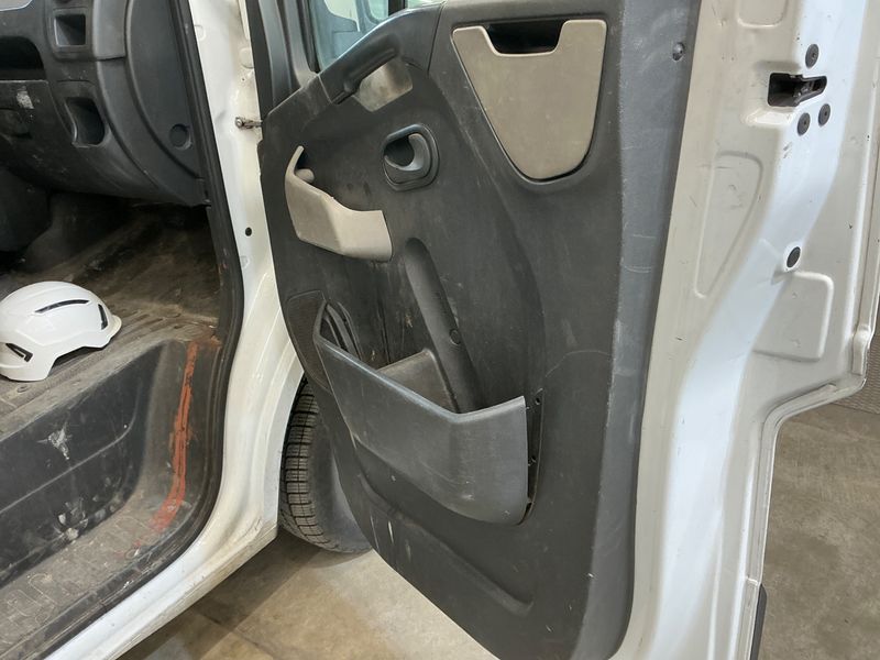 Renault Master 2.3 dCi L2H1 3,5t 2012 – снимка 35