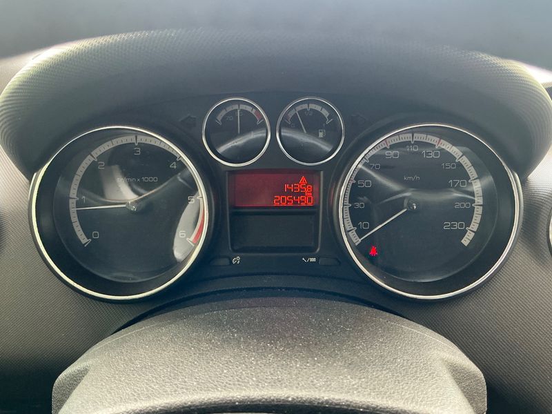 Peugeot 308 1.6 e-HDi Business Pack 2013 – снимка 4