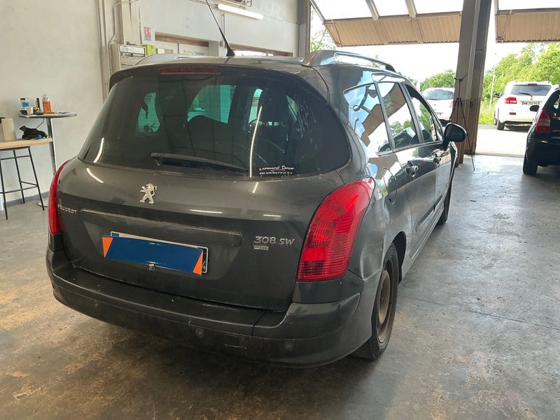 Peugeot 308 1.6 e-HDi Business Pack 2013 – снимка 2