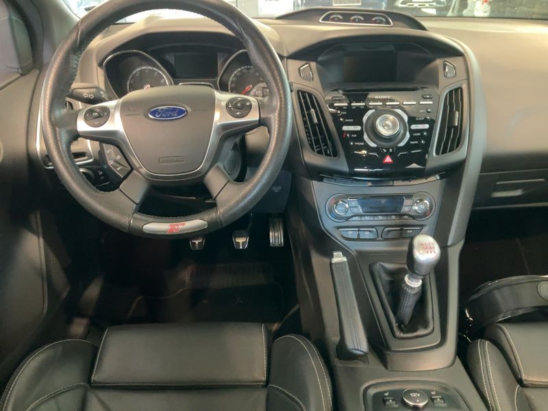 Ford Focus 2.0 EcoBoost ST 2014 – снимка 18