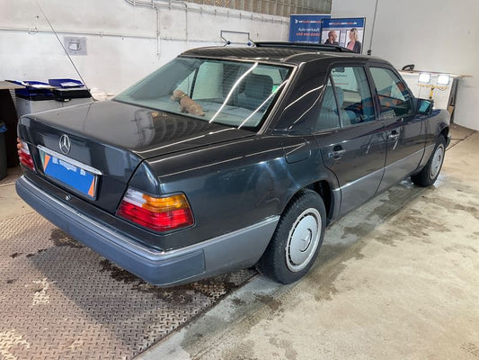Mercedes-Benz E-Klasse 200 D E 1992 – снимка 2