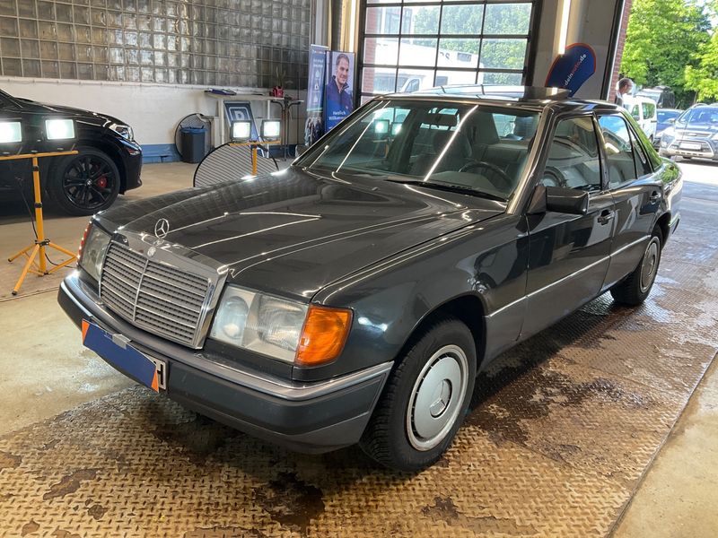 Mercedes-Benz E-Klasse 200 D E 1992 – снимка 1