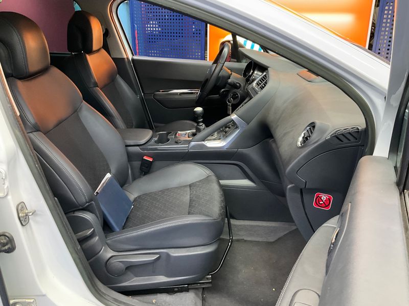 Peugeot 3008 1.6 Blue-HDi Allure 2014 – снимка 16