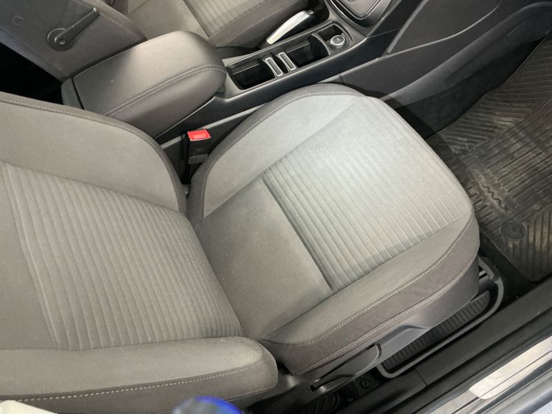 Ford C-Max 1.5 EcoBoost Titanium 2018 – снимка 27