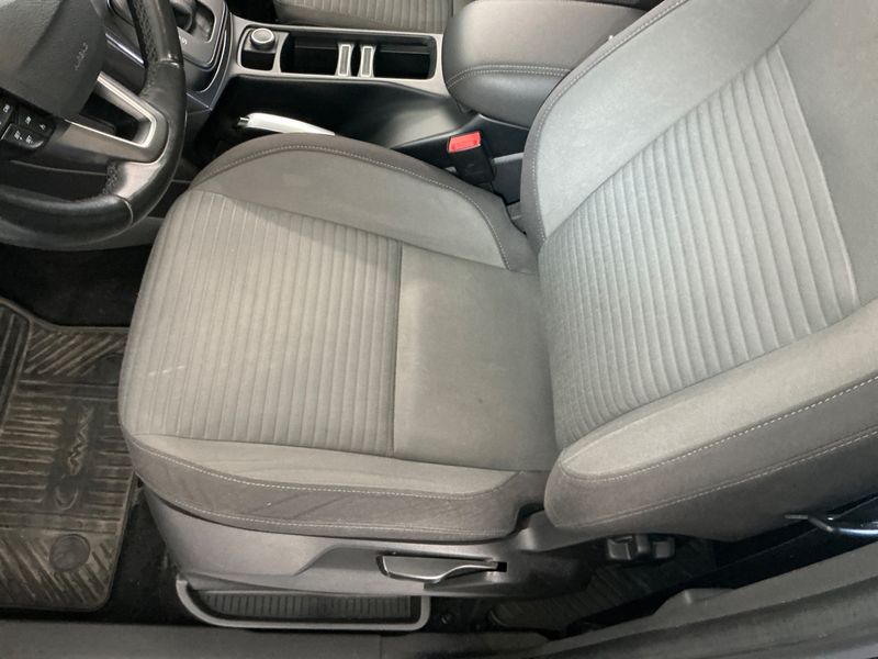 Ford C-Max 1.5 EcoBoost Titanium 2018 – снимка 31