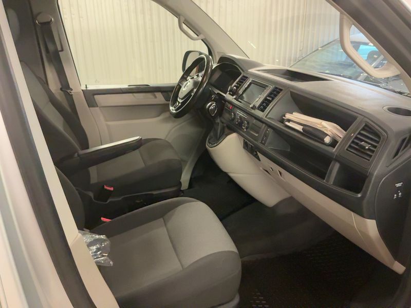 Volkswagen T6 Transporter 2.0 TDI Kasten lang 4Motion 2019 – снимка 17