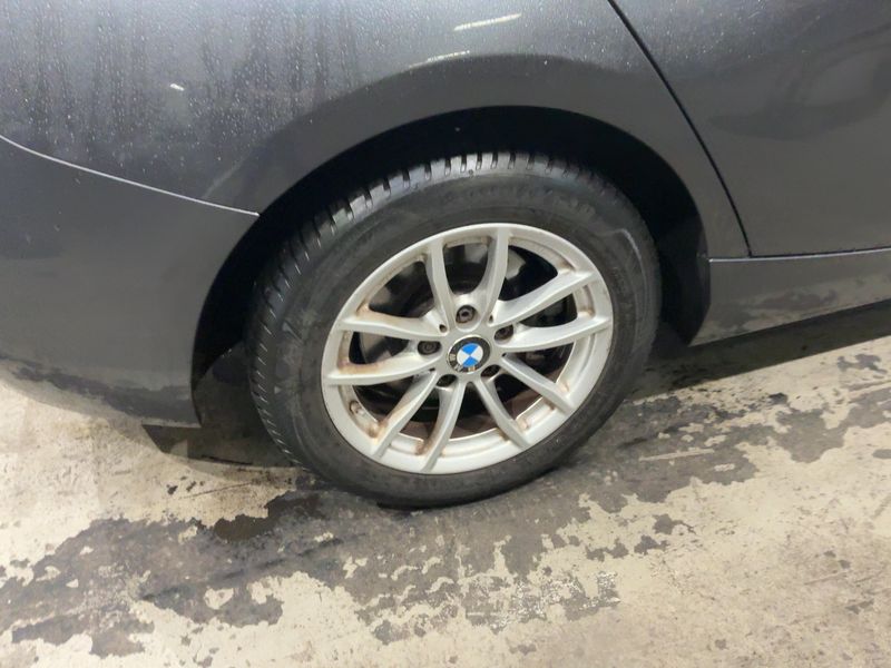 BMW 1er 120i Advantage 2017 – снимка 9