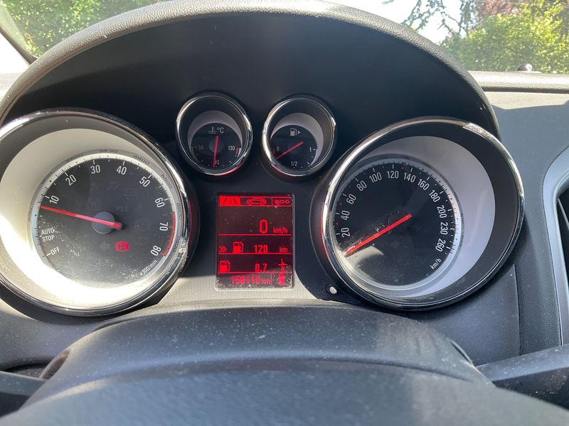 Opel Astra 1.6 SIDI Turbo Energy 2014 – снимка 4