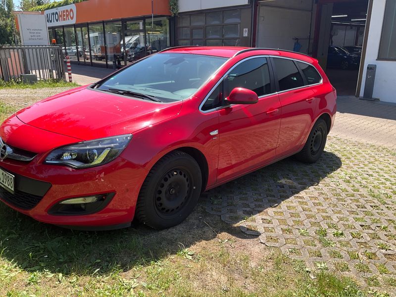 Opel Astra 1.6 SIDI Turbo Energy 2014 – снимка 1