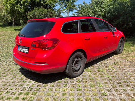 Opel Astra 1.6 SIDI Turbo Energy 2014 – снимка 2