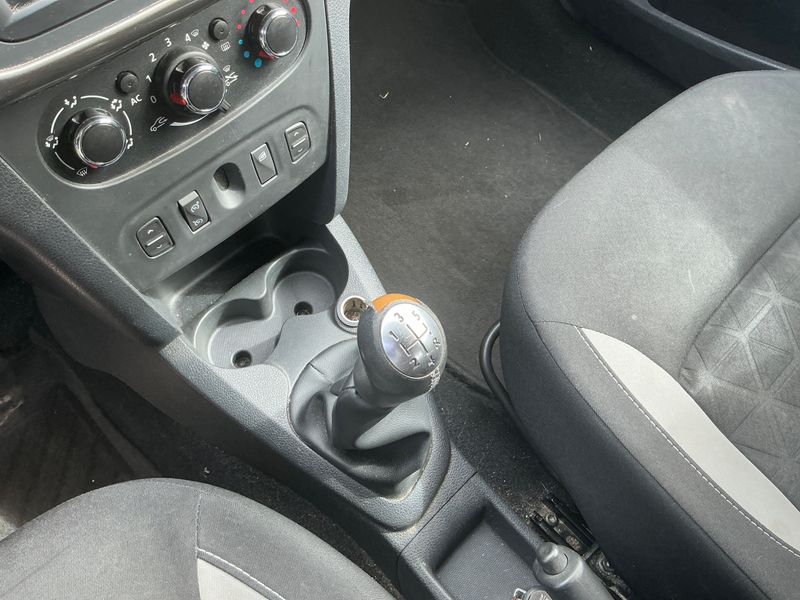 Dacia Sandero 1.5 dCi Stepway Prestige 2014 – снимка 24