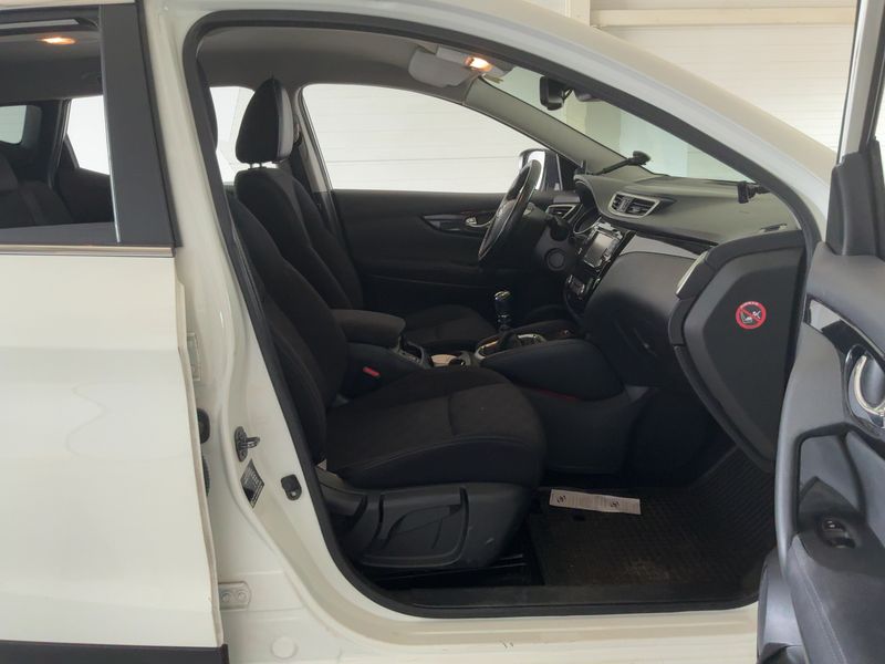 Nissan Qashqai 1.2 N-Connecta 2017 – снимка 17