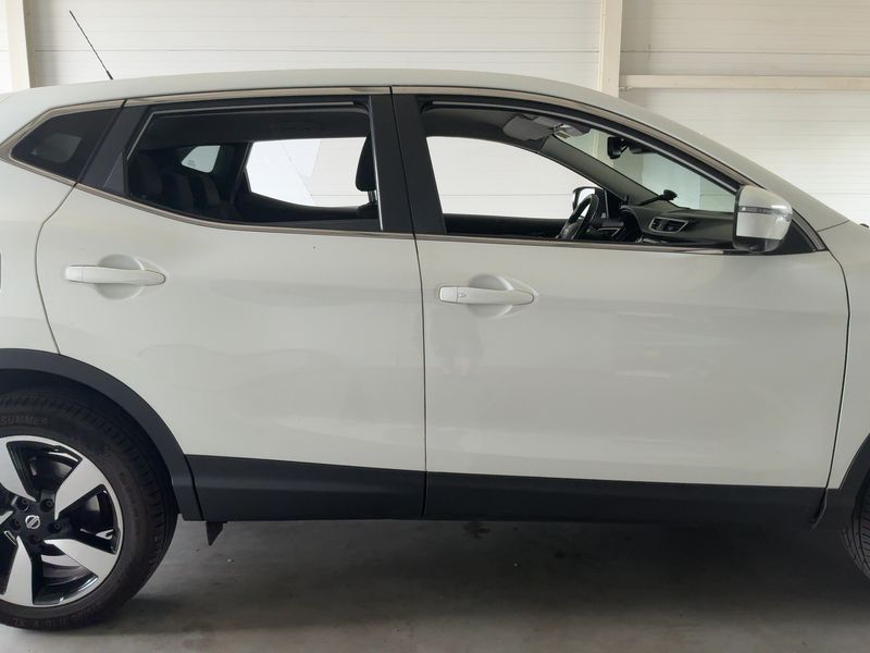 Nissan Qashqai 1.2 N-Connecta 2017 – снимка 10