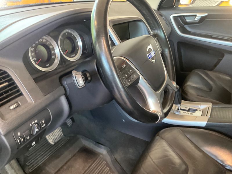 Volvo XC60 2.4 D5 Summum AWD 2011 – снимка 26