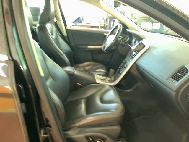 Volvo XC60 2.4 D5 Summum AWD 2011 – снимка 16