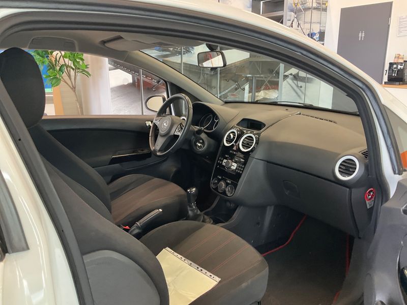 Opel Corsa 1.2 Color Edition 2009 – снимка 3