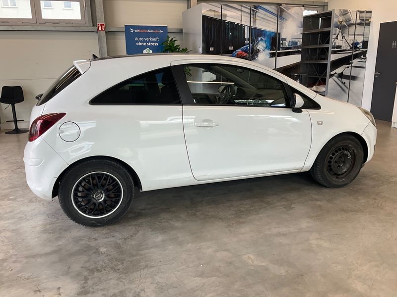 Opel Corsa 1.2 Color Edition 2009 – снимка 2