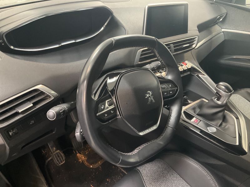 Peugeot 3008 1.2 PureTech Allure 2016 – снимка 28