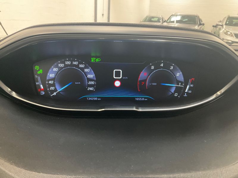Peugeot 3008 1.2 PureTech Allure 2016 – снимка 18
