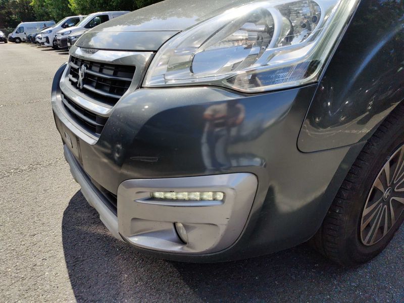 Peugeot Partner 1.2 PureTech Active 2017 – снимка 47
