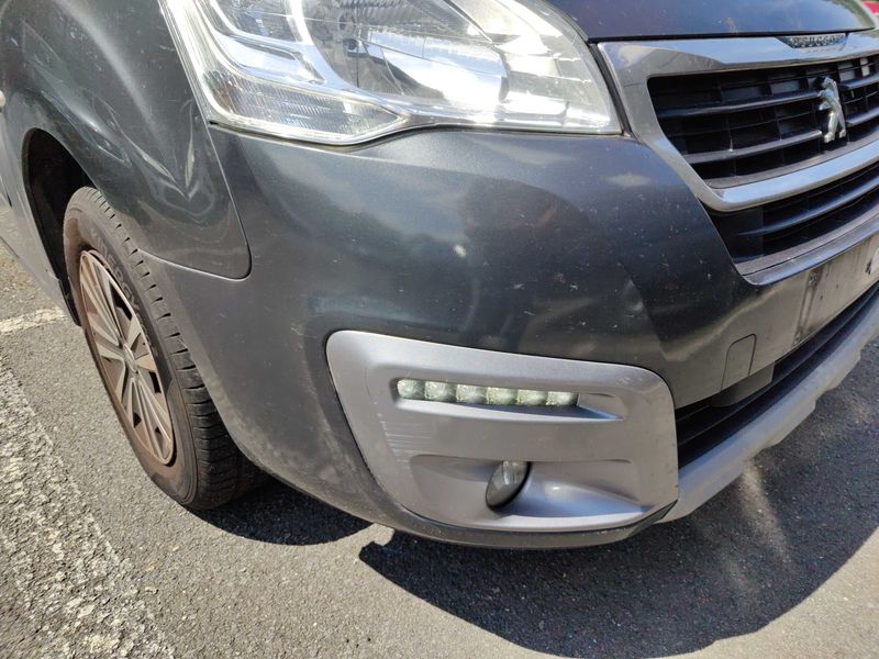 Peugeot Partner 1.2 PureTech Active 2017 – снимка 45