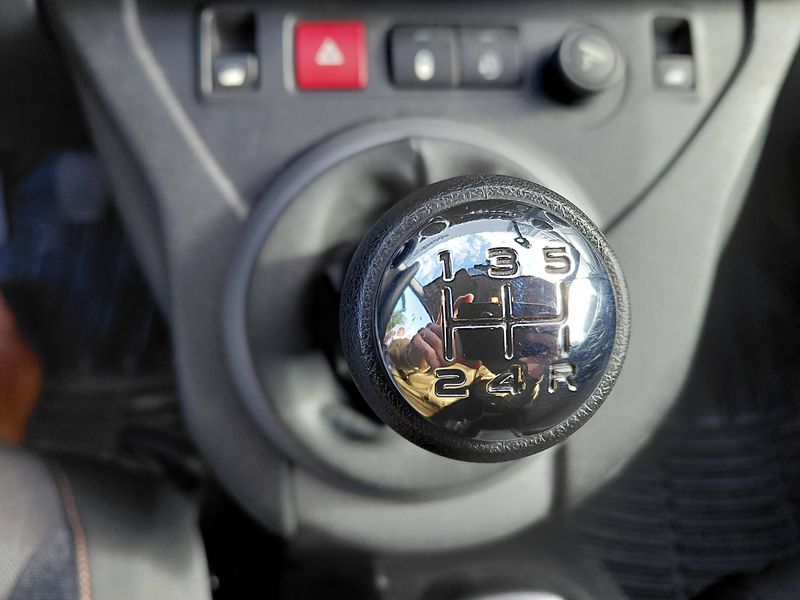 Peugeot Partner 1.2 PureTech Active 2017 – снимка 19
