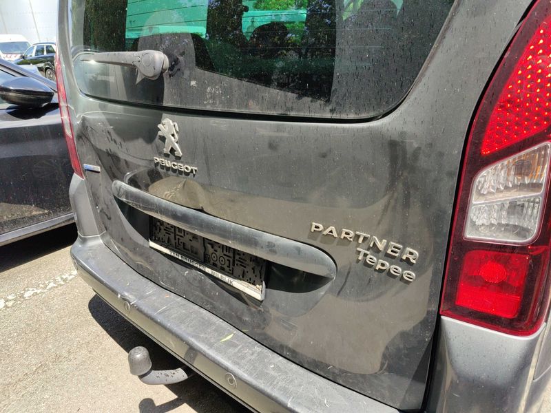 Peugeot Partner 1.2 PureTech Active 2017 – снимка 38