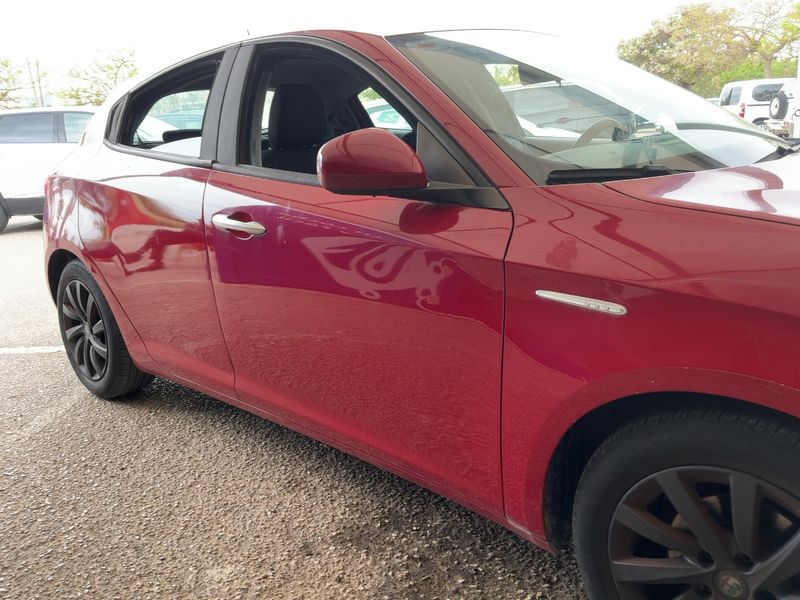 Alfa Romeo Giulietta 1.4 Turbo Basis 2018 – снимка 12