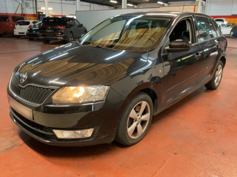 Skoda Rapid Spaceback 1.6 TDI Ambition 2015 – снимка 2