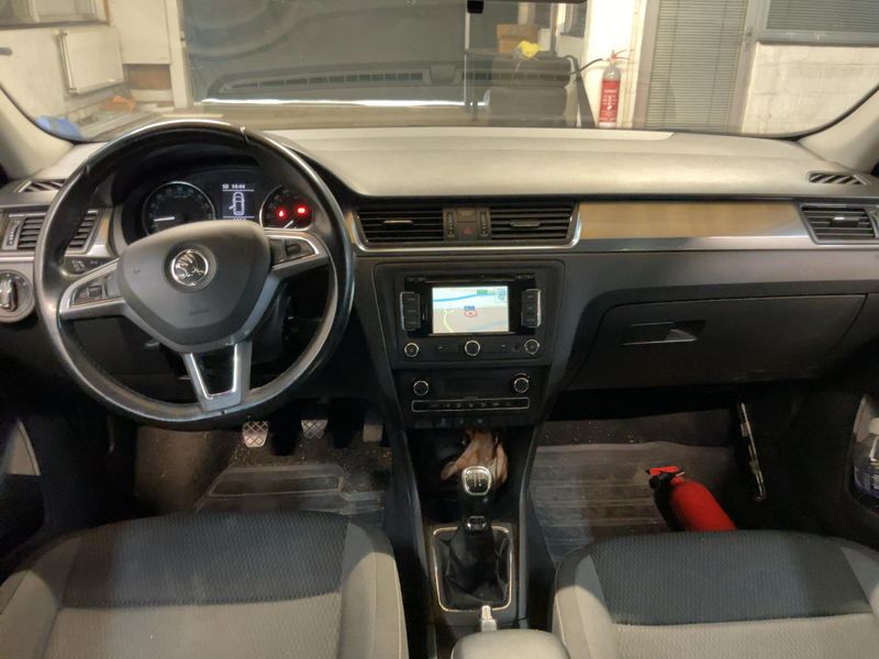 Skoda Rapid Spaceback 1.6 TDI Ambition 2015 – снимка 17
