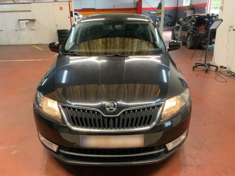 Skoda Rapid Spaceback 1.6 TDI Ambition 2015 – снимка 14