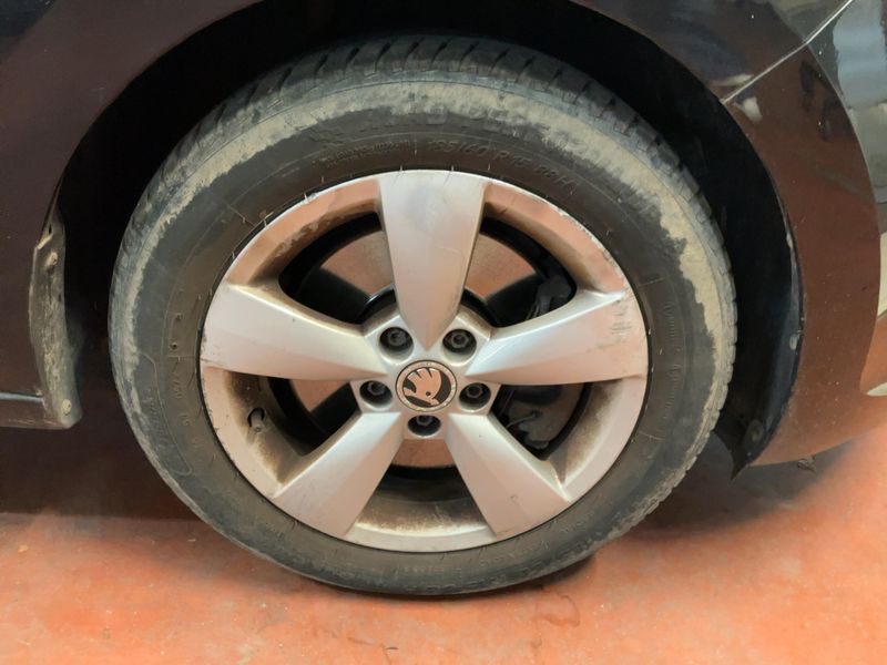Skoda Rapid Spaceback 1.6 TDI Ambition 2015 – снимка 11