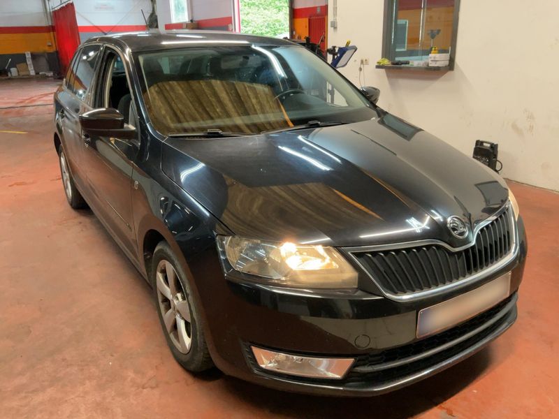 Skoda Rapid Spaceback 1.6 TDI Ambition 2015 – снимка 12
