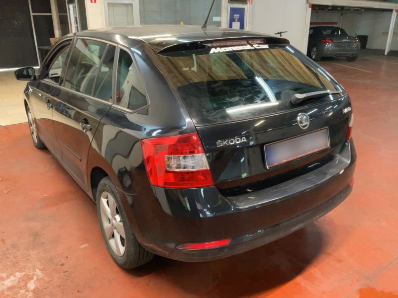 Skoda Rapid Spaceback 1.6 TDI Ambition 2015 – снимка 6