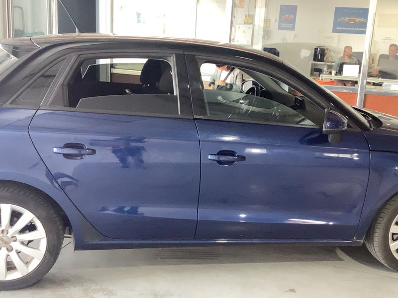 Audi A1 Sportback 1.6 TDI Attraction 2017 – снимка на щета 10