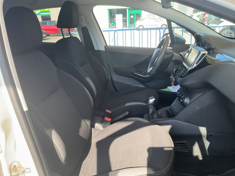 Peugeot 208 1.2 e-VTi Style 2016 – снимка 3