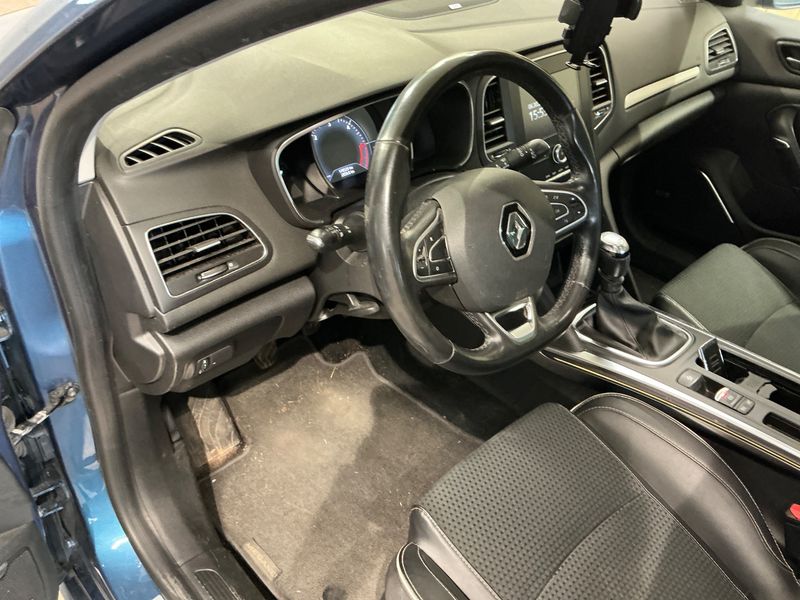 Renault Megane 1.6 dCi Energy BOSE-Edition 2016 – снимка 32