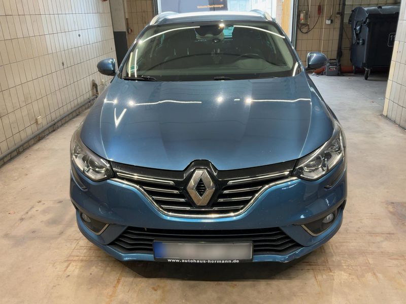 Renault Megane 1.6 dCi Energy BOSE-Edition 2016 – снимка 14