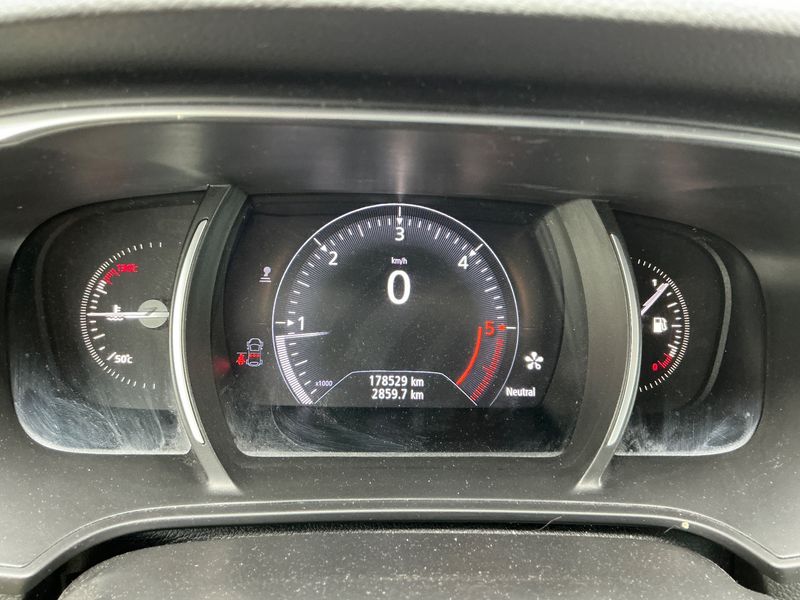 Renault Megane 1.6 dCi Energy BOSE-Edition 2016 – снимка 18