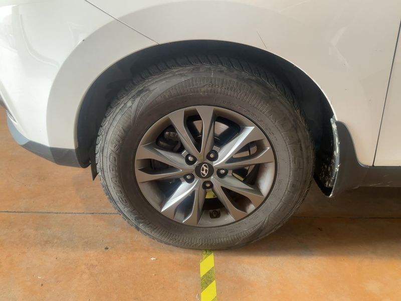 Hyundai ix35 1.7 CRDi Classic 2WD 2014 – снимка 3