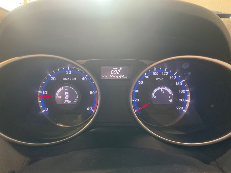 Hyundai ix35 1.7 CRDi Classic 2WD 2014 – снимка 18