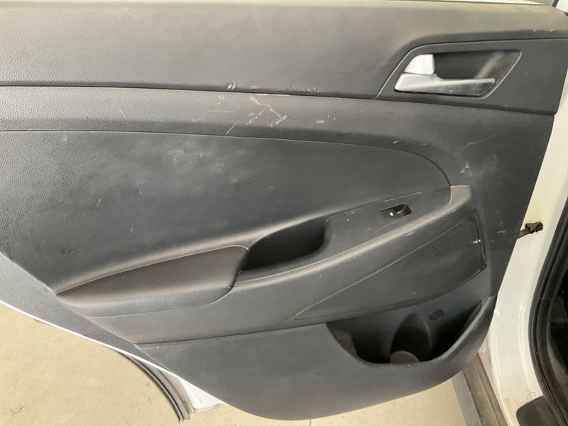 Hyundai Tucson 1.7 CRDi Link BlueDrive 2WD 2018 – снимка 36