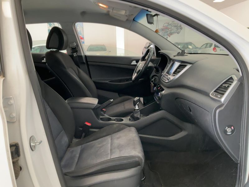 Hyundai Tucson 1.7 CRDi Link BlueDrive 2WD 2018 – снимка 16