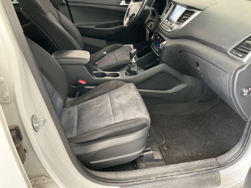 Hyundai Tucson 1.7 CRDi Link BlueDrive 2WD 2018 – снимка 31
