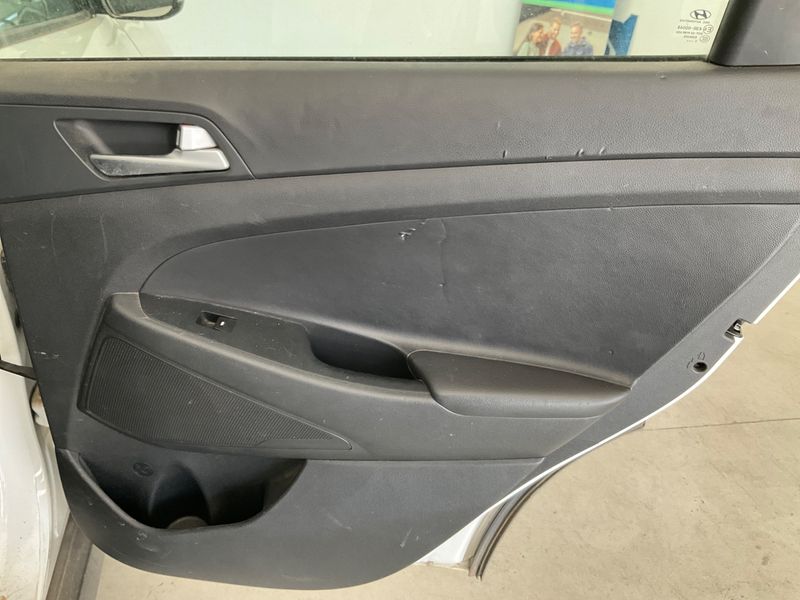 Hyundai Tucson 1.7 CRDi Link BlueDrive 2WD 2018 – снимка 37